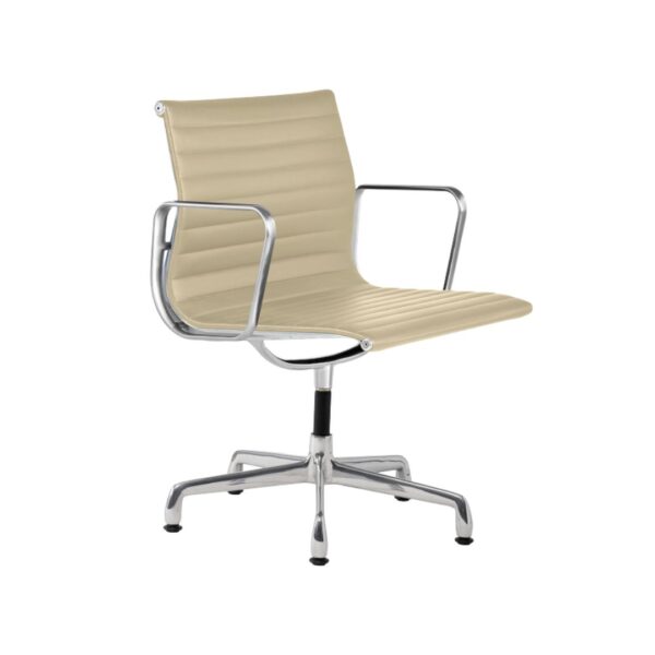 cadeira EA 120 com design de Charles Eames . Cadeira com assento giratorio