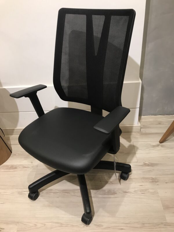 Cadeira Star Presidente ( Promoção Pronta Entrega com acabamentos conforme foto )