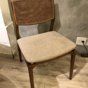 Cadeira Vilar ( Promoção Pronta Entrega com acabamentos conforme foto  )